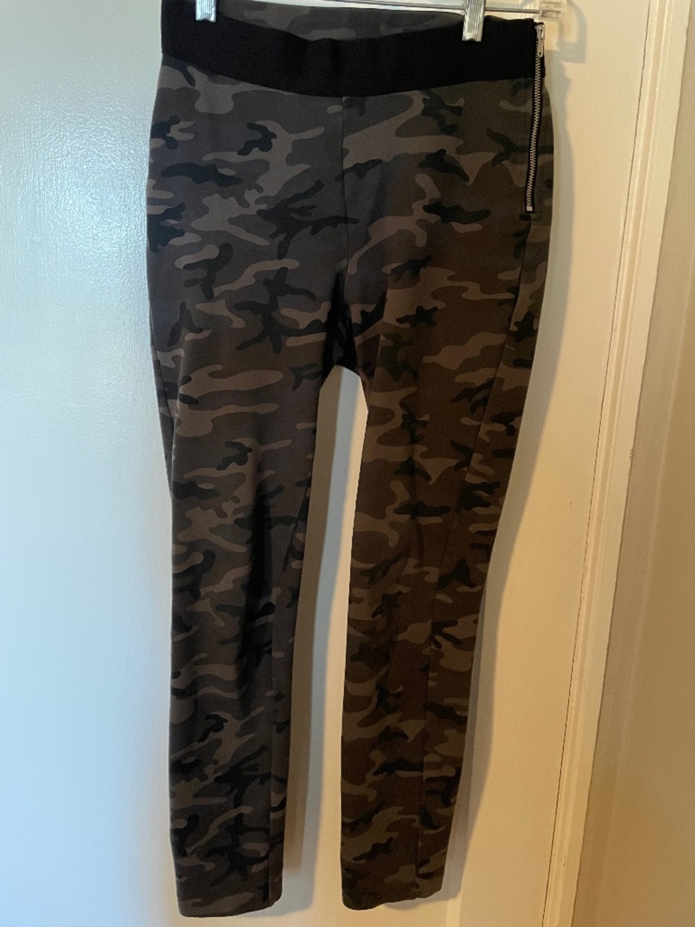 Gap Camo Stretch Pants XS